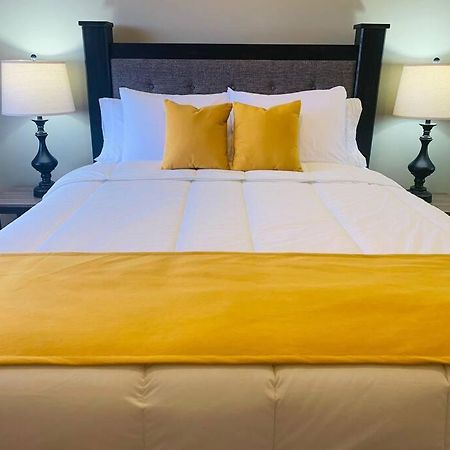 Odyssey On The 5Th - Exquisite Luxury Apt 金斯敦 外观 照片